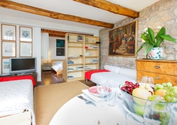 Center-Popolo: Modern, renovated 1 Bedroom, bath, kitchen. Parquet floors, bright, silent, located in beautiful villa near center, park, transport. Ref 847