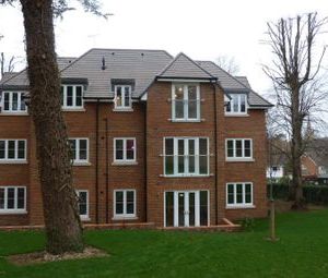 2 Bedrooms Flat to rent in Midwinter Court, Chandos Road, Buckingham MK18 1Ah | £ 288 - Photo 1