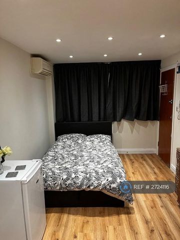 Studio to rent - Photo 2