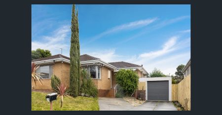 Beautiful Family Home in a Prime Templestowe Lower Location - Photo 5
