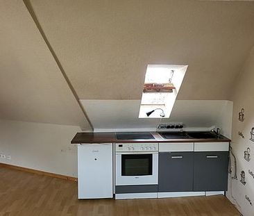 Gemütliche 2-Zimmerwohnung im Dachgeschoss in zentraler Lage in Wel... - Photo 2