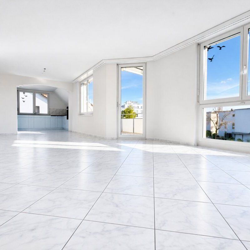 SUNNY BALCONY & BRIGHT, SPACIOUS APARTMENT WITH PLENTY OF SPACE - Photo 1