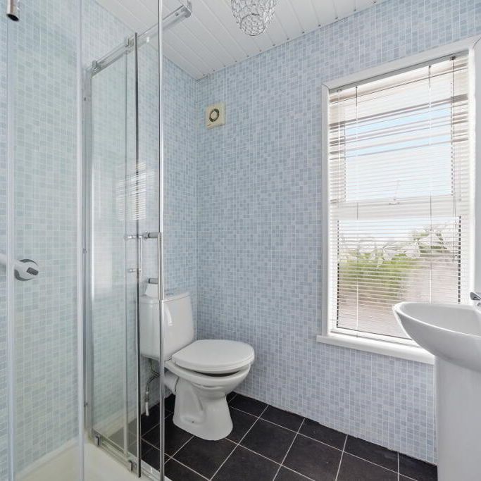 27 Kent Avenue, Larne, BT40 1NB - Photo 1