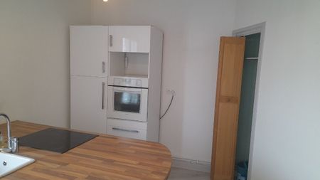Appartement à louer - REIMS RUE DU CHALET - Photo 2