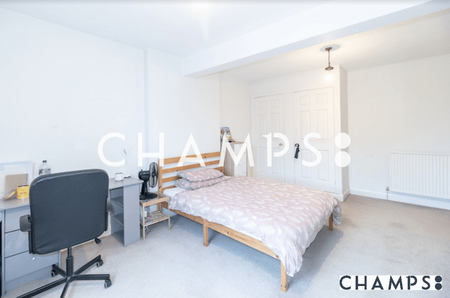 4 bedroom semi-detached house to rent - Photo 5
