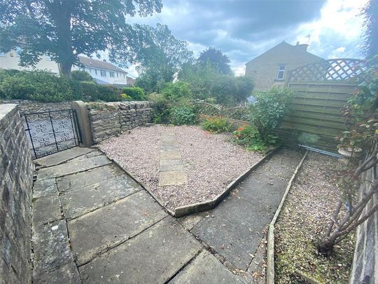 2 bedroom end of terrace house to rent - Photo 1