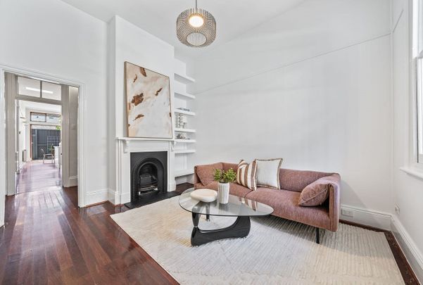 Live the Ideal Lifestyle in Fitzroy! - Photo 1