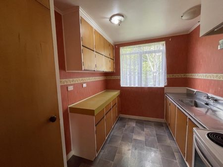 St Johns Hill family home - Photo 4