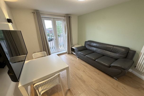 Alderman Close, Beeston, NG9 2RH - Photo 1