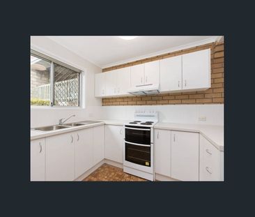 Convenient Living - Minutes to Beenleigh CBD! - Photo 3