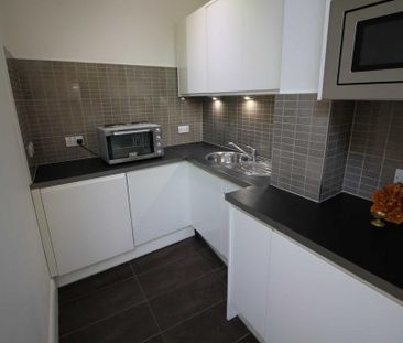 Studio to rent - Photo 6