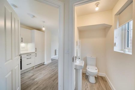 2 bedroom end of terrace house to rent - Photo 5