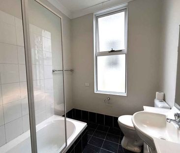 Unique living in the heart of Marrickville & Dulwich Hill - Photo 4