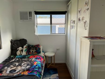 Convenient Location! - Photo 2