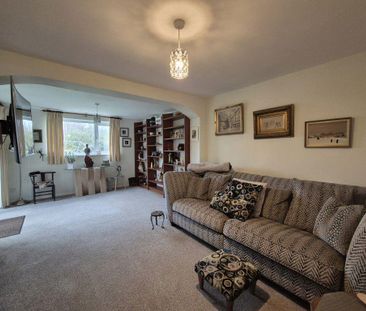 4 bedroom detached house to rent - Photo 3