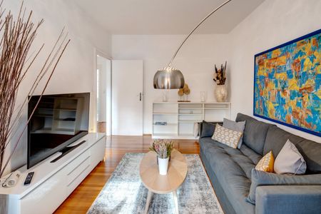 Near Münchner Freiheit: very beautiful apartment - Photo 3