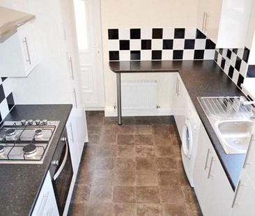 3 Bed - Eighth Avenue, Heaton - Photo 3