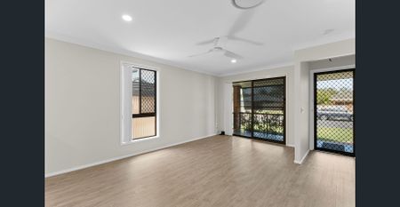 Immaculate 2 Bedroom Duplex in a Prime Paradise Point Location! - Photo 3