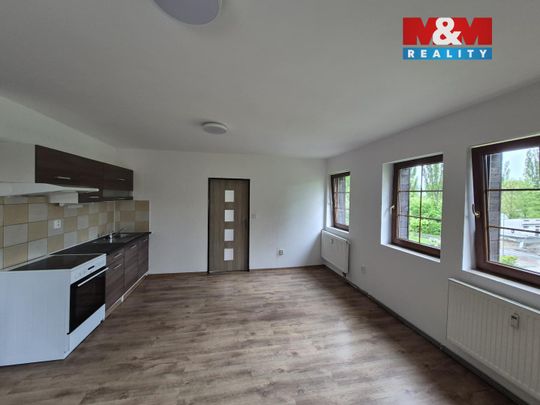 Pronájem bytu 2+1 78 m² - Photo 1