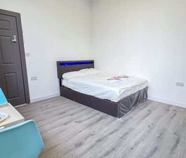 Studio Flat, Whitchurch Lane, HA8 - Photo 3