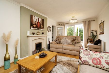 4 bedroom house to rent Severn Road, Oadby, Leicester, Leicestershire, LE2 - Photo 2