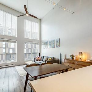 One Bedroom Loft With 16' Ceilings and Great View "The Spot" - Photo 2