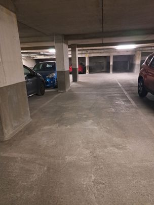 A LOUER AVIGNON ( 84000 ) : APPARTEMENT 3 pièces -TERRASSE - ASCENSEUR - 1 PLACE DE PARKING, - Photo 1