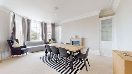 4 bedroom flat to rent - Photo 2