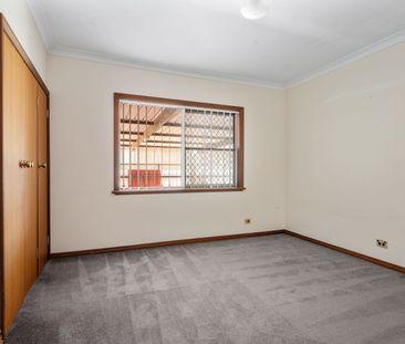 Enormous family home in sought after location - Photo 5