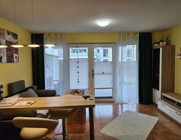 Möbliert & rollstuhlgerecht: moderne EG-Wohnung mit Terrasse & Garten zu vermieten - Photo 1