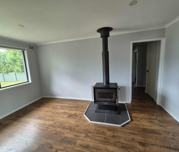 9 Robert Crescent - Photo 2