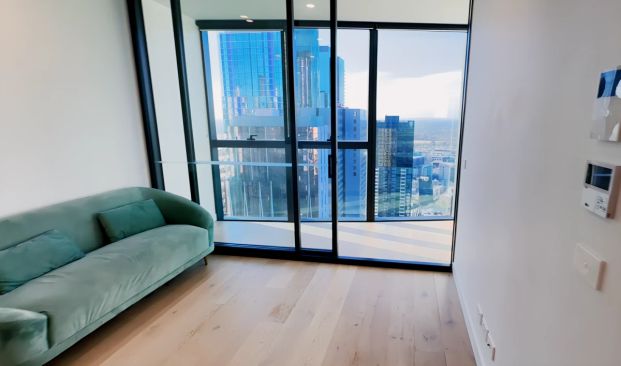 1 Bedroom furniture included - Photo 1