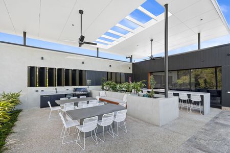 Elegance and Luxury in Everton Park - Photo 3