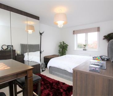 4 bedroom detached house to rent - Photo 2