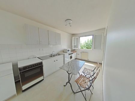 Location Appartement 3 pièces 68m² ROMANS SUR ISERE 26100 - Photo 3