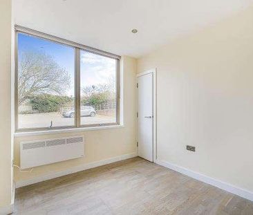 Cleeve Road, Leatherhead, KT22 - Photo 3