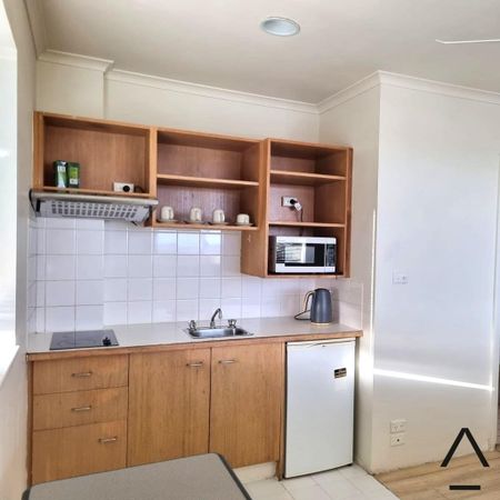 Clean and comfortable studio in St Kilda - *Open for Inspection Saturday 16th November 9:45am - 10:00am* - Photo 3