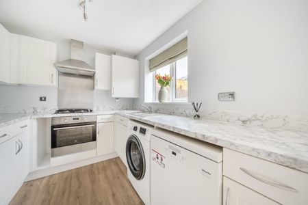 3 bedroom House To Let - Photo 5