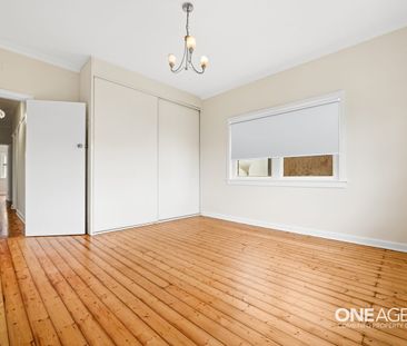 SPACIOUS FAMILY HOME - Photo 4