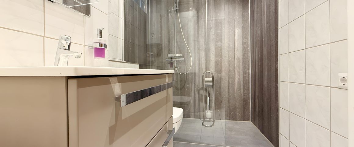 HELLE 2-ZIMMERWOHNUNG ZU MIETEN! - Photo 1