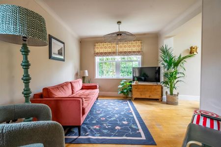 3 bedroom mews to rent - Photo 3