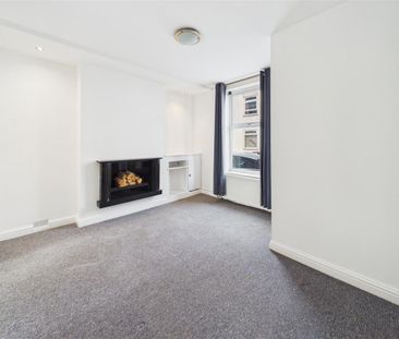 2 bedroom Semi-detached house to rent - Photo 5