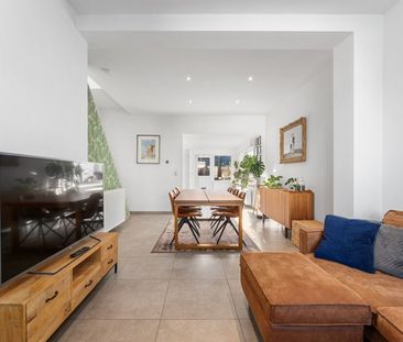 Instapklare woning met 2 slaapkamers op centrale ligging te Zwevezele! - Foto 2