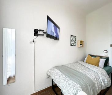 Avenida de Valladolid, Madrid, Community of Madrid 28008 - Photo 3