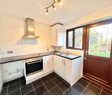 2 bedroom terraced house to rent - Photo 5