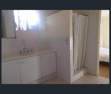 Fully Furnished apartment by the Lake with a Pool - Photo 6