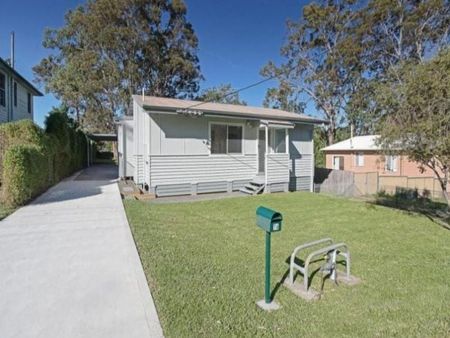 2 bedroom cottage renovated from top to bottom - Photo 4