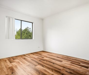 Air-Conditioned Two-Bedroom Unit with Renovated Kitchen and Bathroom! - Photo 1