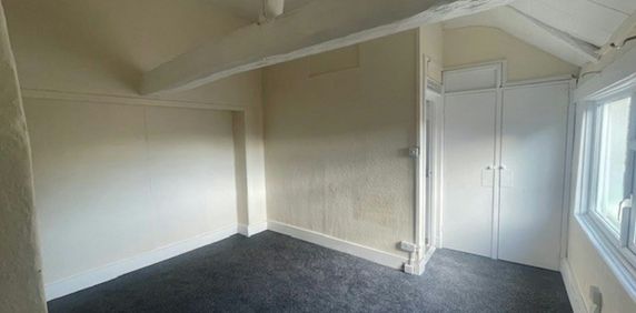 Flat to rent on - Photo 2