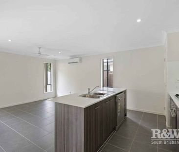 Modern Four Bedroom Family Home - Photo 2